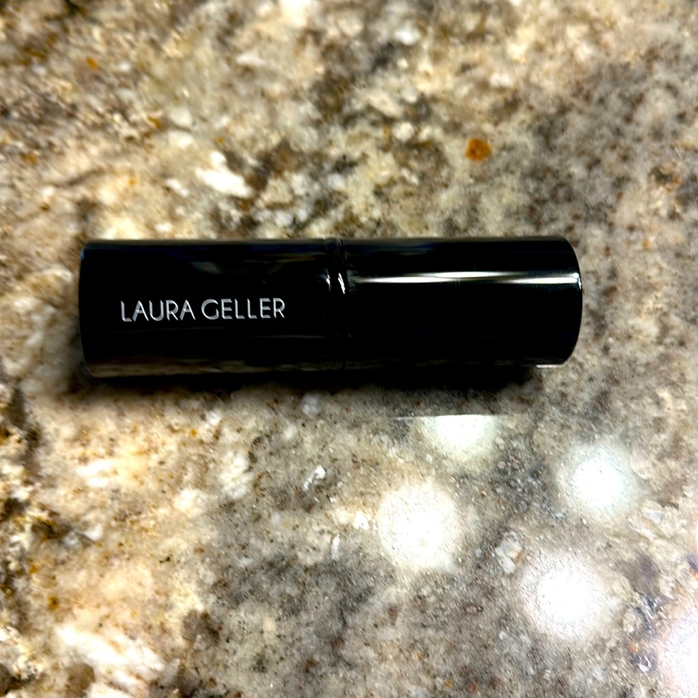 Laura Geller retractable airbrush kabuki brush